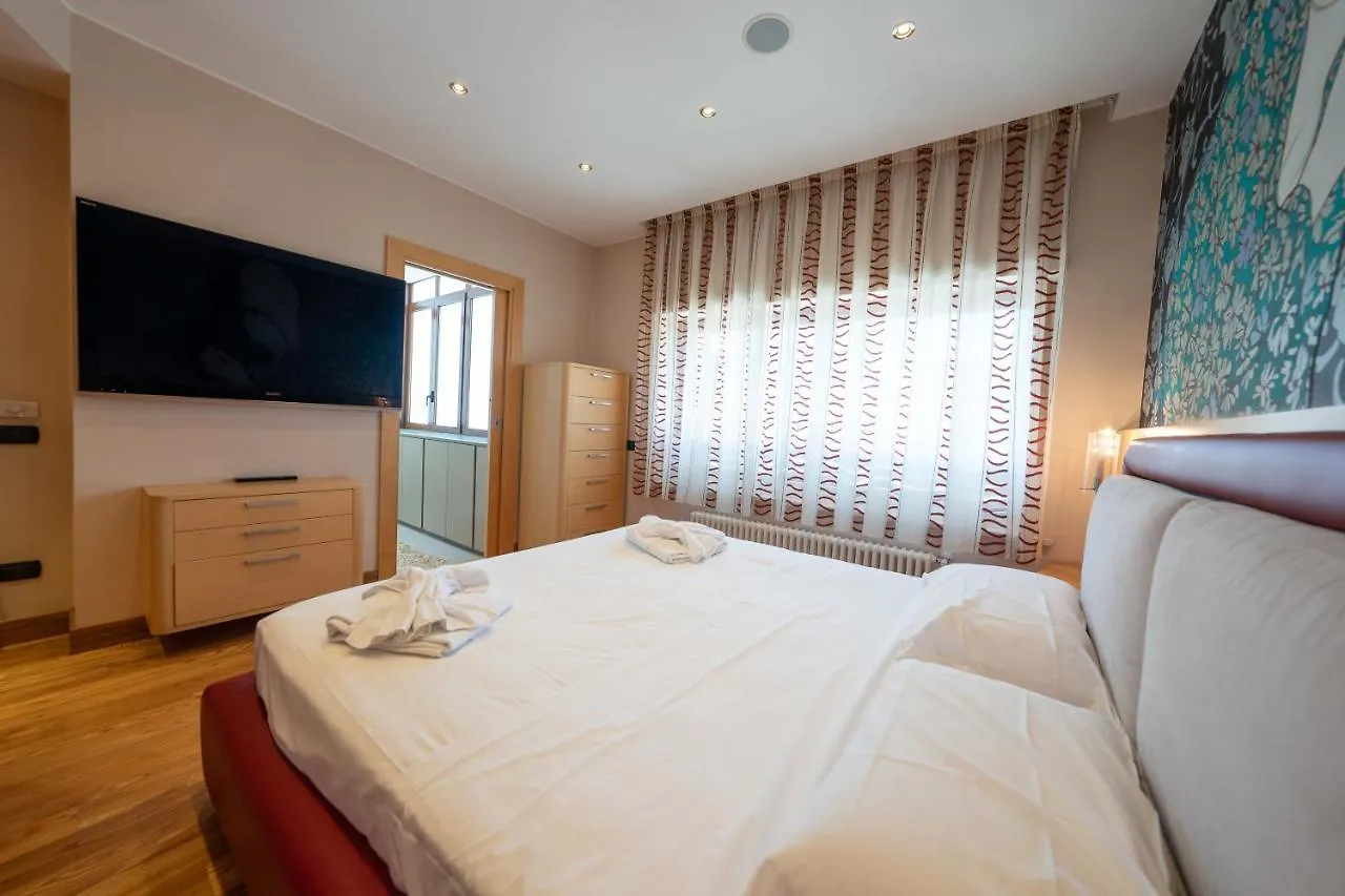 The Only One In Naples By Dimorra Apartment