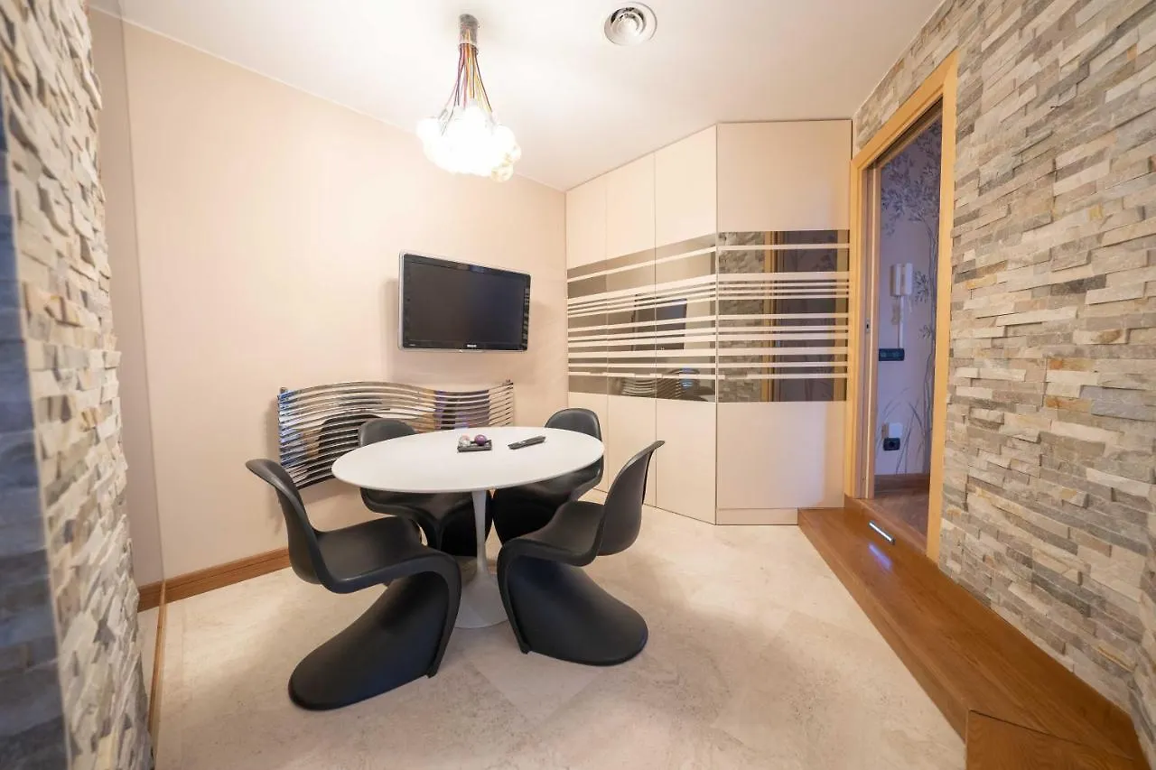 The Only One In Naples By Dimorra Apartment