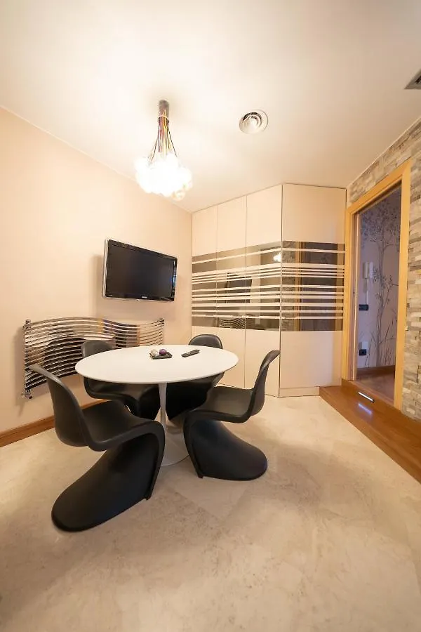 The Only One In Naples By Dimorra Apartment